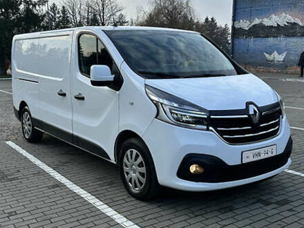Белый Рено Трафик, объемом двигателя 2 л и пробегом 172 тыс. км за 16900 $, фото 1 на Automoto.ua