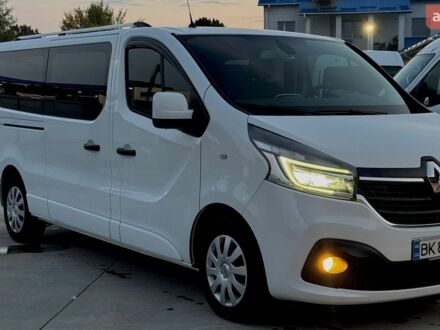 Белый Рено Трафик, объемом двигателя 2 л и пробегом 179 тыс. км за 21500 $, фото 1 на Automoto.ua