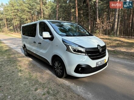 Белый Рено Трафик, объемом двигателя 2 л и пробегом 275 тыс. км за 27800 $, фото 1 на Automoto.ua