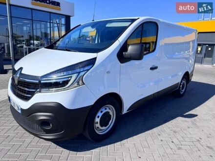 Белый Рено Трафик, объемом двигателя 2 л и пробегом 230 тыс. км за 17300 $, фото 1 на Automoto.ua