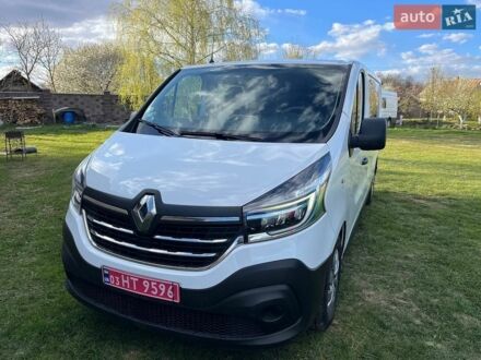 Белый Рено Трафик, объемом двигателя 2 л и пробегом 184 тыс. км за 21500 $, фото 1 на Automoto.ua