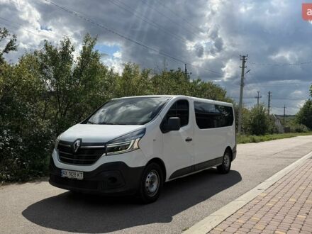 Белый Рено Трафик, объемом двигателя 1.6 л и пробегом 251 тыс. км за 17500 $, фото 1 на Automoto.ua
