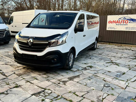 Белый Рено Трафик, объемом двигателя 2 л и пробегом 210 тыс. км за 21500 $, фото 1 на Automoto.ua