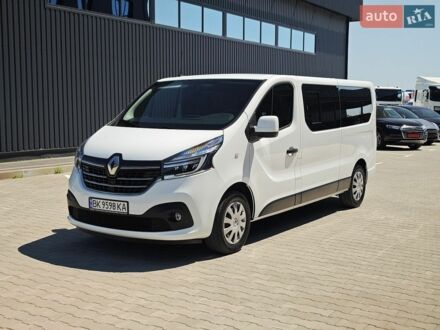 Белый Рено Трафик, объемом двигателя 2 л и пробегом 250 тыс. км за 22600 $, фото 1 на Automoto.ua