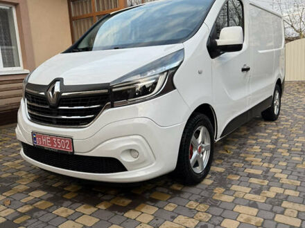 Белый Рено Трафик, объемом двигателя 2 л и пробегом 213 тыс. км за 16900 $, фото 1 на Automoto.ua