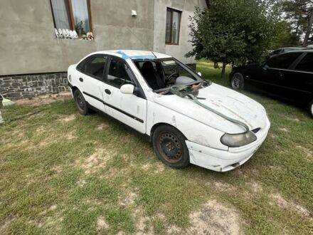 Білий Рено Трафік, об'ємом двигуна 2 л та пробігом 324 тис. км за 14500 $, фото 1 на Automoto.ua