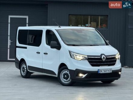 Белый Рено Трафик, объемом двигателя 2 л и пробегом 210 тыс. км за 23900 $, фото 1 на Automoto.ua