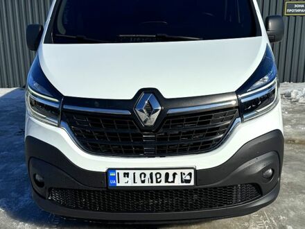 Белый Рено Трафик, объемом двигателя 2 л и пробегом 99 тыс. км за 22000 $, фото 1 на Automoto.ua