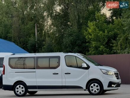 Белый Рено Трафик, объемом двигателя 2 л и пробегом 59 тыс. км за 26999 $, фото 1 на Automoto.ua