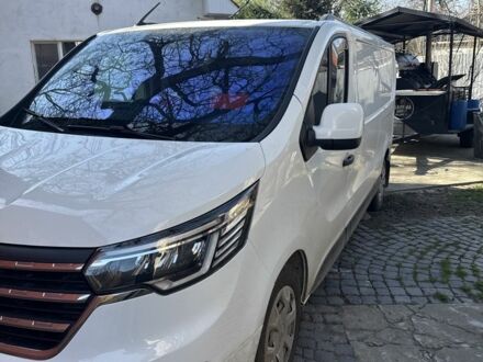 Белый Рено Трафик, объемом двигателя 2 л и пробегом 130 тыс. км за 25500 $, фото 1 на Automoto.ua