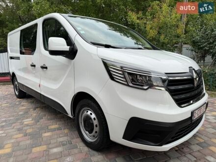 Белый Рено Трафик, объемом двигателя 2 л и пробегом 73 тыс. км за 21700 $, фото 1 на Automoto.ua
