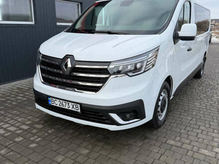 Белый Рено Трафик, объемом двигателя 2 л и пробегом 35 тыс. км за 29999 $, фото 1 на Automoto.ua