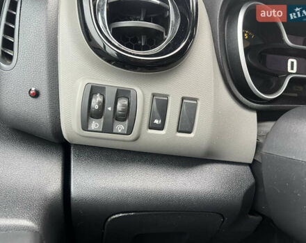 Бежевый Рено Трафик, объемом двигателя 1.6 л и пробегом 230 тыс. км за 16222 $, фото 14 на Automoto.ua