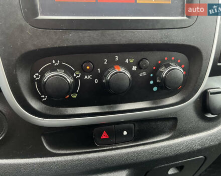 Бежевый Рено Трафик, объемом двигателя 1.6 л и пробегом 230 тыс. км за 16222 $, фото 16 на Automoto.ua