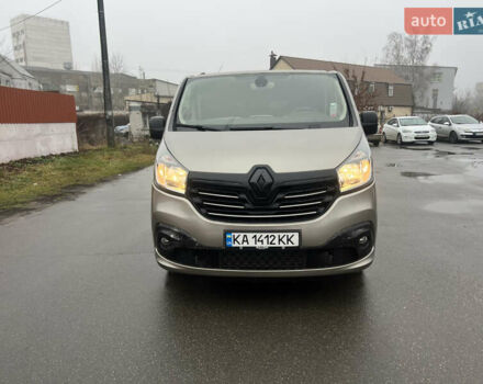 Бежевый Рено Трафик, объемом двигателя 1.6 л и пробегом 230 тыс. км за 16222 $, фото 1 на Automoto.ua