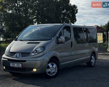 Бежевый Рено Трафик, объемом двигателя 2 л и пробегом 295 тыс. км за 15500 $, фото 1 на Automoto.ua