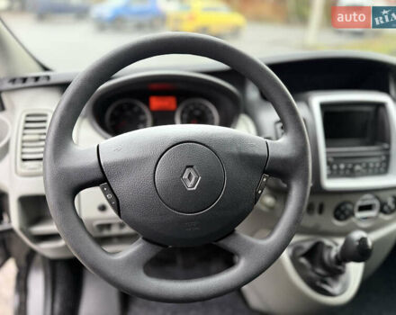 Чорний Рено Трафік, об'ємом двигуна 2 л та пробігом 301 тис. км за 12700 $, фото 17 на Automoto.ua