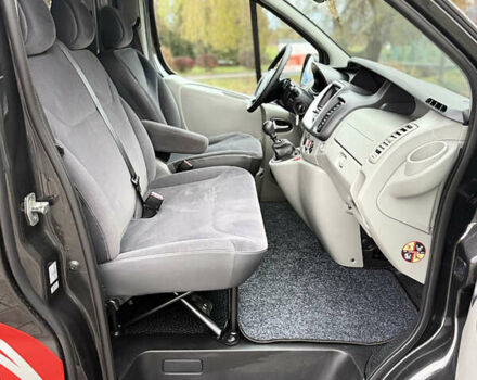 Чорний Рено Трафік, об'ємом двигуна 2 л та пробігом 301 тис. км за 12700 $, фото 28 на Automoto.ua