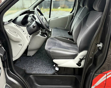 Чорний Рено Трафік, об'ємом двигуна 2 л та пробігом 301 тис. км за 12700 $, фото 14 на Automoto.ua