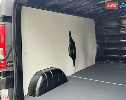 Чорний Рено Трафік, об'ємом двигуна 2 л та пробігом 255 тис. км за 13499 $, фото 28 на Automoto.ua