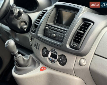 Чорний Рено Трафік, об'ємом двигуна 2 л та пробігом 255 тис. км за 13499 $, фото 48 на Automoto.ua