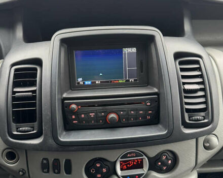 Чорний Рено Трафік, об'ємом двигуна 2 л та пробігом 255 тис. км за 13499 $, фото 43 на Automoto.ua