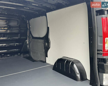 Чорний Рено Трафік, об'ємом двигуна 2 л та пробігом 255 тис. км за 13499 $, фото 29 на Automoto.ua