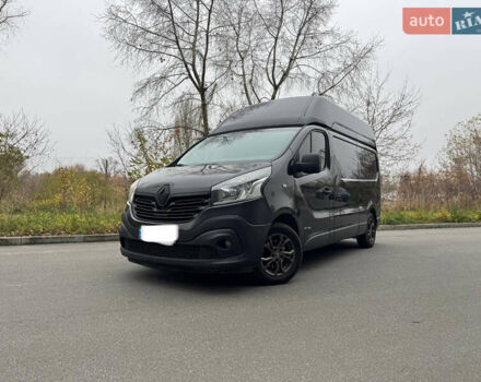 Черный Рено Трафик, объемом двигателя 1.6 л и пробегом 380 тыс. км за 17999 $, фото 4 на Automoto.ua