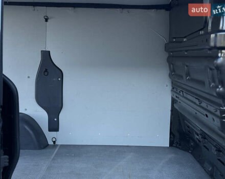 Черный Рено Трафик, объемом двигателя 1.6 л и пробегом 197 тыс. км за 13490 $, фото 20 на Automoto.ua