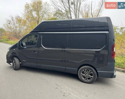 Черный Рено Трафик, объемом двигателя 1.6 л и пробегом 380 тыс. км за 17999 $, фото 5 на Automoto.ua