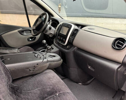 Черный Рено Трафик, объемом двигателя 1.6 л и пробегом 380 тыс. км за 17999 $, фото 9 на Automoto.ua