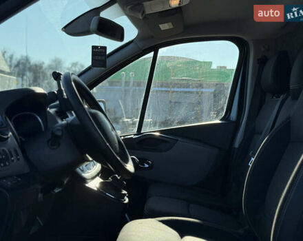 Черный Рено Трафик, объемом двигателя 1.6 л и пробегом 197 тыс. км за 13490 $, фото 13 на Automoto.ua