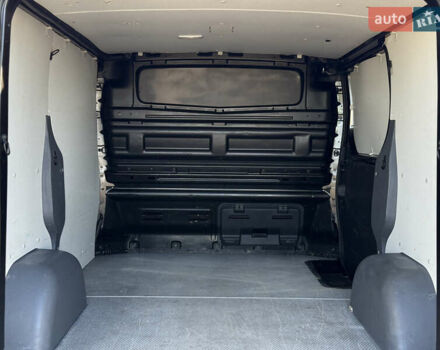Черный Рено Трафик, объемом двигателя 1.6 л и пробегом 197 тыс. км за 13490 $, фото 19 на Automoto.ua