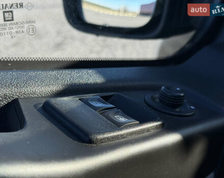 Черный Рено Трафик, объемом двигателя 1.6 л и пробегом 197 тыс. км за 13490 $, фото 14 на Automoto.ua