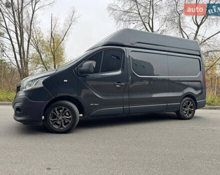 Черный Рено Трафик, объемом двигателя 1.6 л и пробегом 380 тыс. км за 17999 $, фото 3 на Automoto.ua