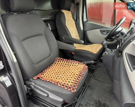 Черный Рено Трафик, объемом двигателя 1.6 л и пробегом 179 тыс. км за 15900 $, фото 11 на Automoto.ua