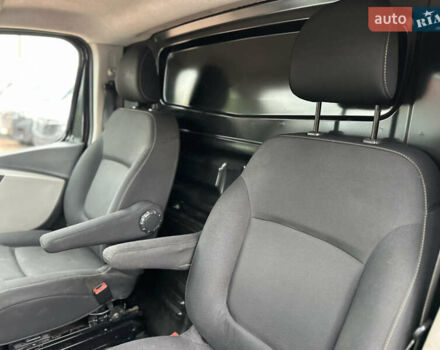 Черный Рено Трафик, объемом двигателя 1.6 л и пробегом 195 тыс. км за 14500 $, фото 12 на Automoto.ua