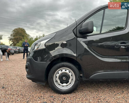 Черный Рено Трафик, объемом двигателя 1.6 л и пробегом 195 тыс. км за 14200 $, фото 3 на Automoto.ua