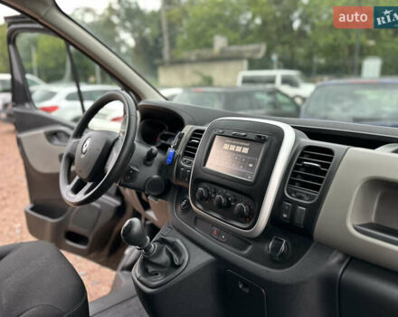 Черный Рено Трафик, объемом двигателя 1.6 л и пробегом 195 тыс. км за 14500 $, фото 19 на Automoto.ua