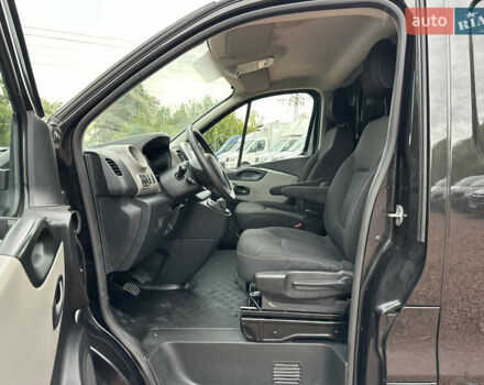Черный Рено Трафик, объемом двигателя 1.6 л и пробегом 195 тыс. км за 14500 $, фото 11 на Automoto.ua