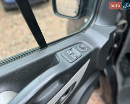 Черный Рено Трафик, объемом двигателя 1.6 л и пробегом 195 тыс. км за 14500 $, фото 10 на Automoto.ua
