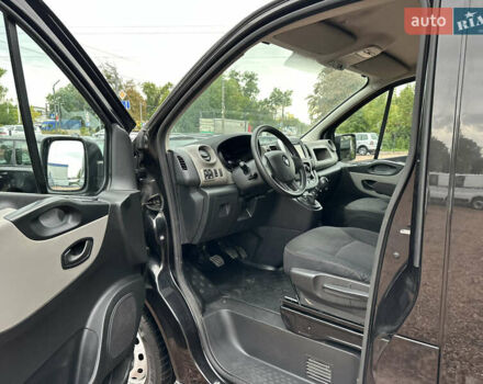 Черный Рено Трафик, объемом двигателя 1.6 л и пробегом 195 тыс. км за 14500 $, фото 13 на Automoto.ua