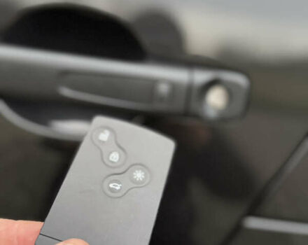 Черный Рено Трафик, объемом двигателя 2 л и пробегом 198 тыс. км за 21850 $, фото 85 на Automoto.ua