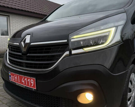 Черный Рено Трафик, объемом двигателя 2 л и пробегом 198 тыс. км за 21850 $, фото 127 на Automoto.ua