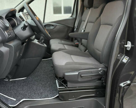 Черный Рено Трафик, объемом двигателя 2 л и пробегом 198 тыс. км за 21850 $, фото 61 на Automoto.ua