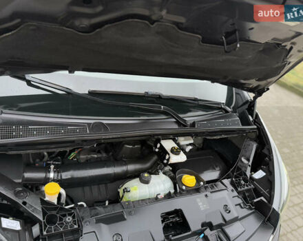 Черный Рено Трафик, объемом двигателя 2 л и пробегом 198 тыс. км за 21850 $, фото 115 на Automoto.ua