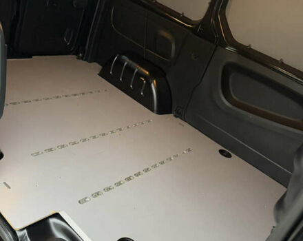 Черный Рено Трафик, объемом двигателя 2 л и пробегом 198 тыс. км за 21850 $, фото 96 на Automoto.ua