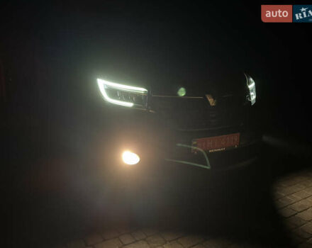 Черный Рено Трафик, объемом двигателя 2 л и пробегом 198 тыс. км за 21850 $, фото 125 на Automoto.ua