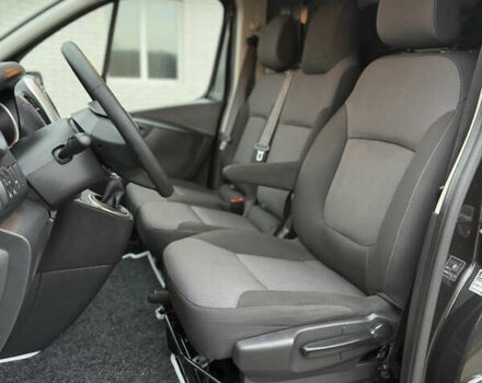 Черный Рено Трафик, объемом двигателя 2 л и пробегом 198 тыс. км за 21850 $, фото 62 на Automoto.ua