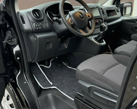 Черный Рено Трафик, объемом двигателя 2 л и пробегом 198 тыс. км за 21850 $, фото 63 на Automoto.ua